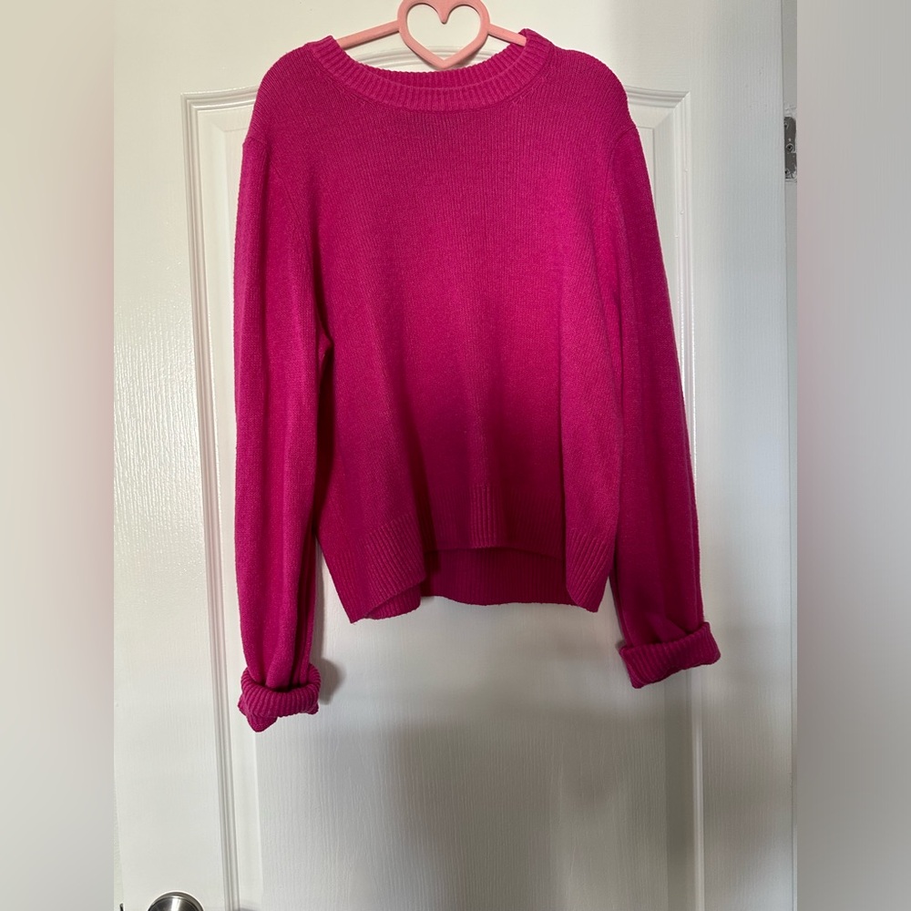 GAP-hot pink sweater size L (new w/o tags)